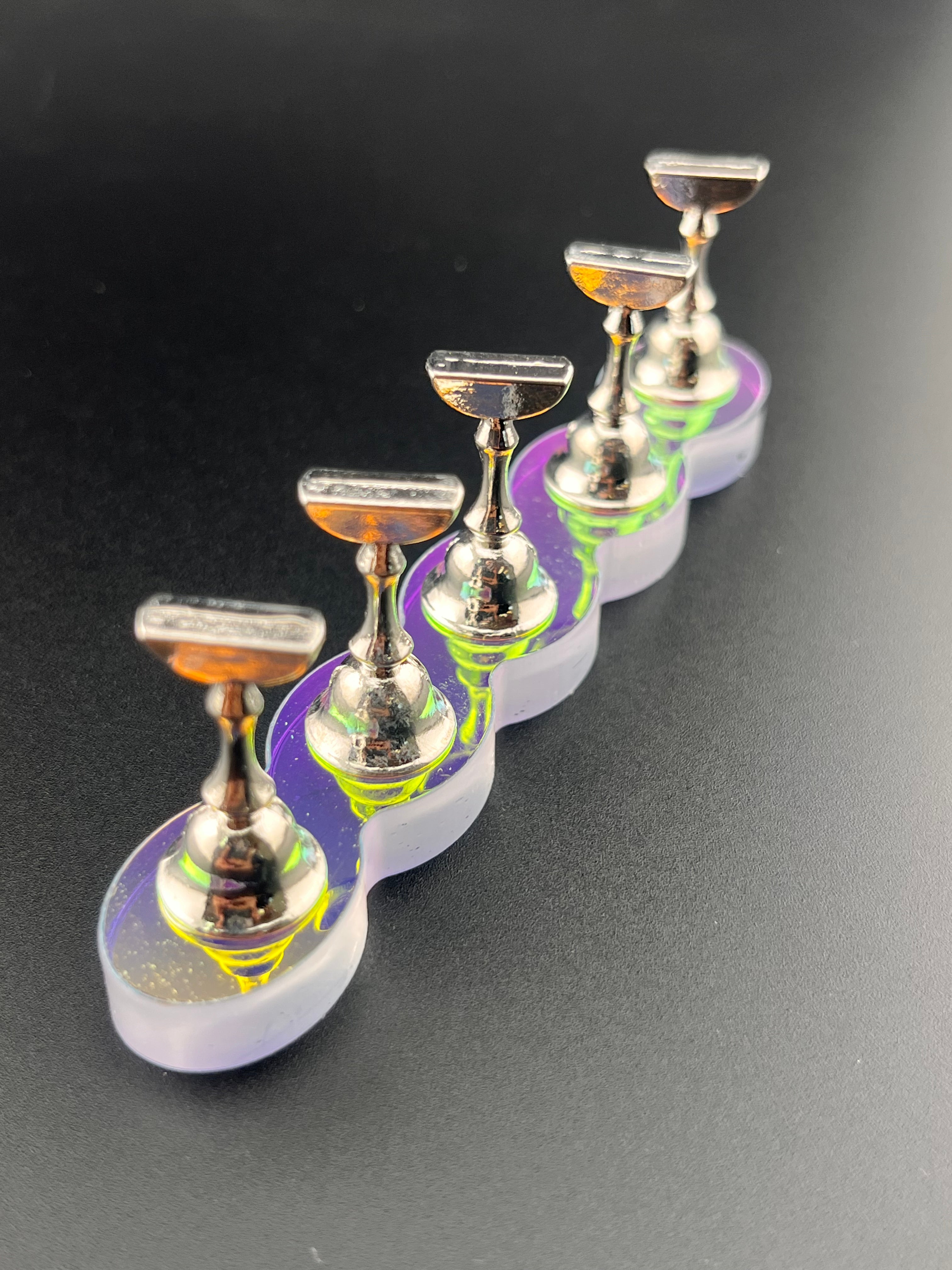Press-on Stand Rainbow oval